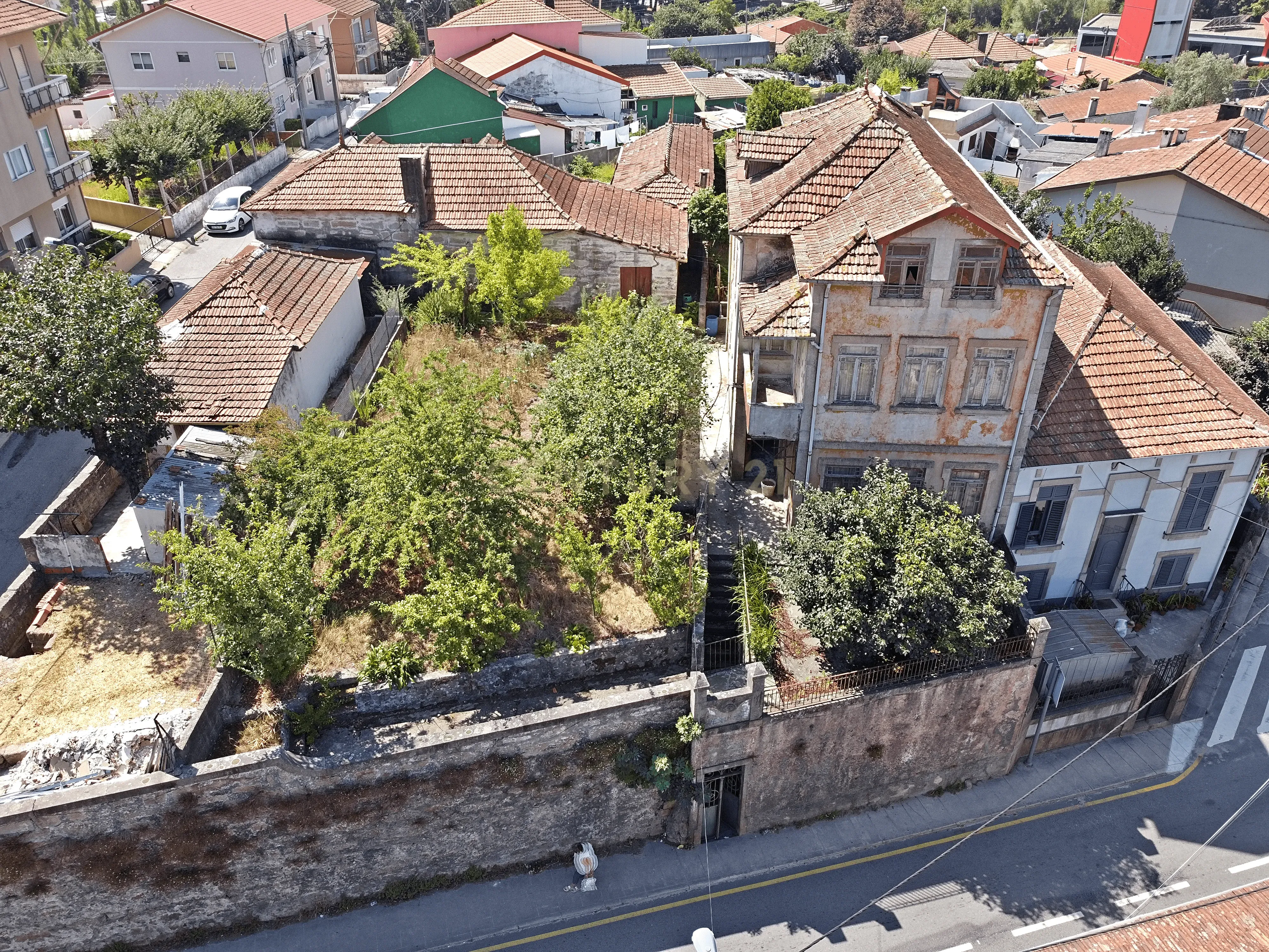 Prédio  ant a 1951 a Venda em Rio Tinto Prédio em propriedade total com Andares ou divisões susceptíveis de utilização Independente  Numero de pisos do artigo: 3 pisos - Image 3
