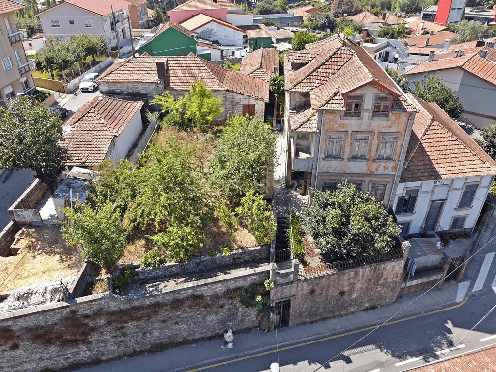 Prédio  ant a 1951 a Venda em Rio Tinto Prédio em propriedade total com Andares ou divisões susceptíveis de utilização Independente  Numero de pisos do artigo: 3 pisos - Image 3