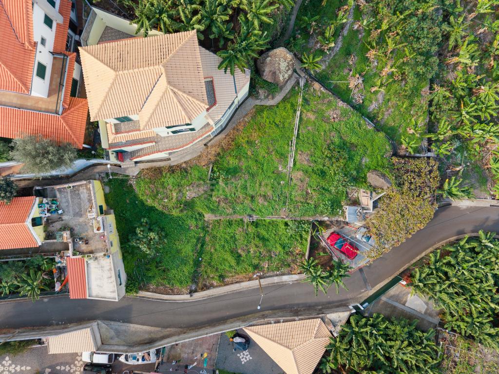 Terreno à Venda com Vista Mar e Montanha na Ponta do Sol - Image 3