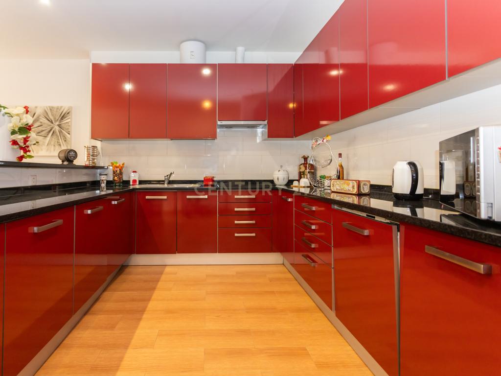 LOJA TRANSFORMADA EM AMPLO APARTAMENTO T1 REMODELADO EM PAIO PIRES - Image 1