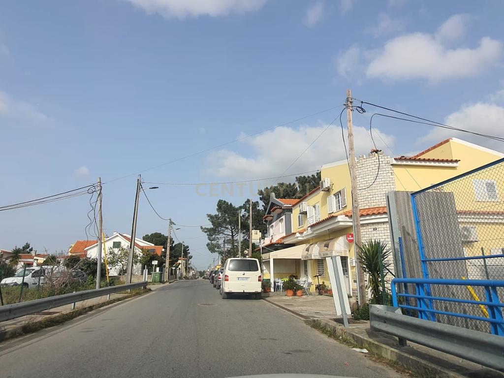 Terreno em Fernão Ferro inserido em lote de 680m2 = 2 lotes - Image 2