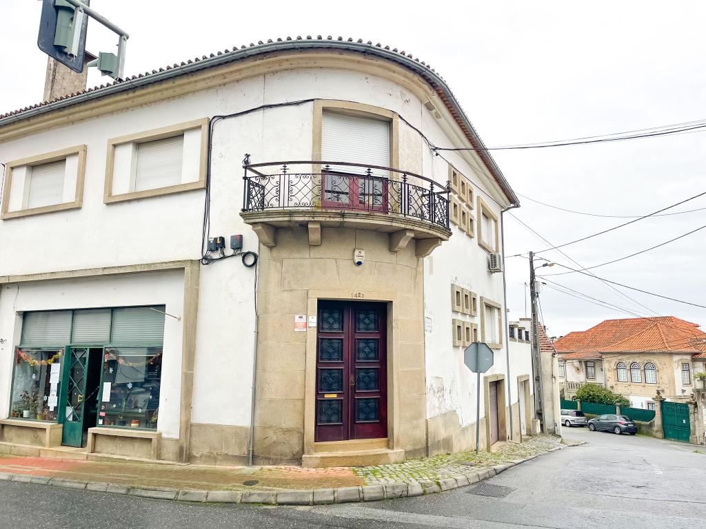 Moradia de arquitetura tradicional - Tortosendo, Covilhã - Image 1