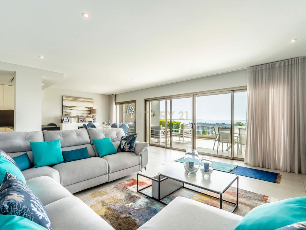 Luxuoso apartamento T2+1 com vista mar - Albufeira - Image 1