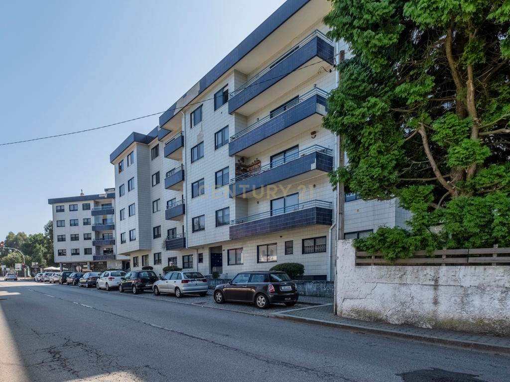 Apartamento T2 de excelentes áreas em Serzedo - Image 19