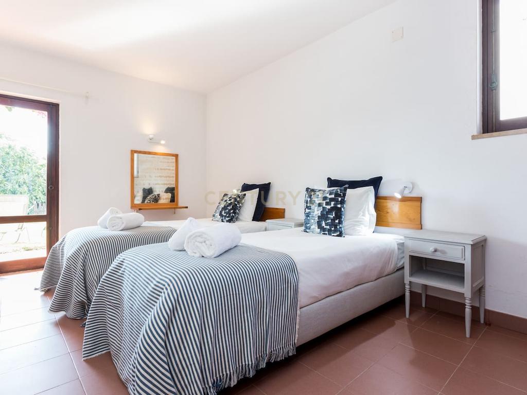 Apartamento T2 na Luz, Lagos com Vista Mar e Jardim - Image 10