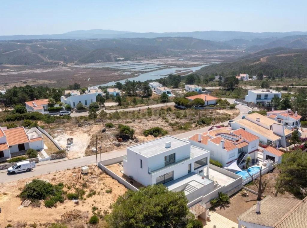 MORADIA NOVA perto da PRAIA, Espartal, Aljezur - Image 4