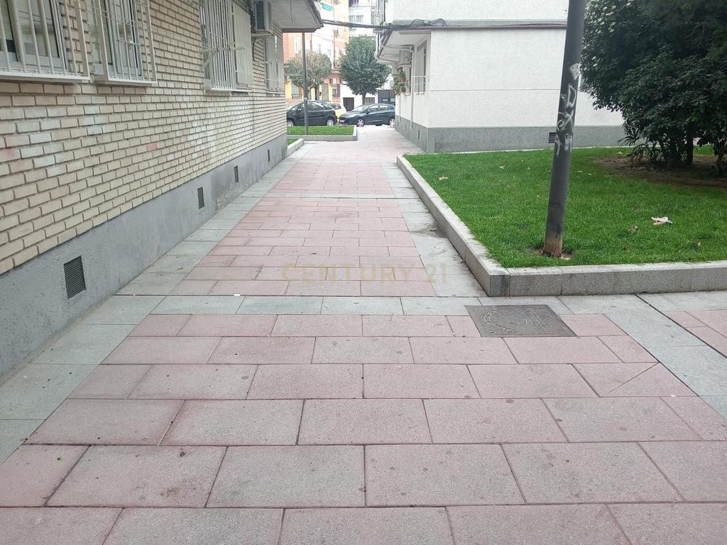 undefined - Image 4