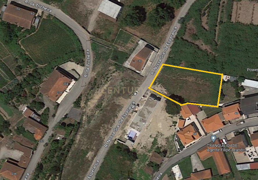 Terreno com 1370 m2 em Gondalães-Paredes - Image 1