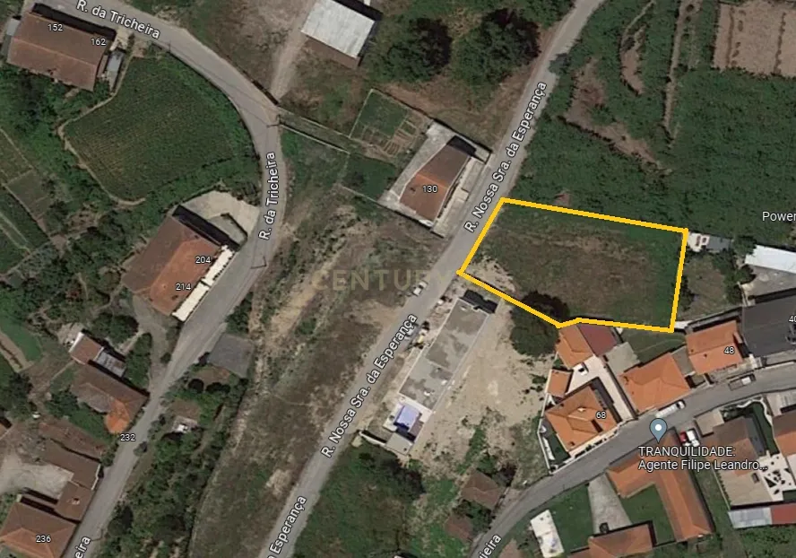 Terreno com 1370 m2 em Gondalães-Paredes - Image 1