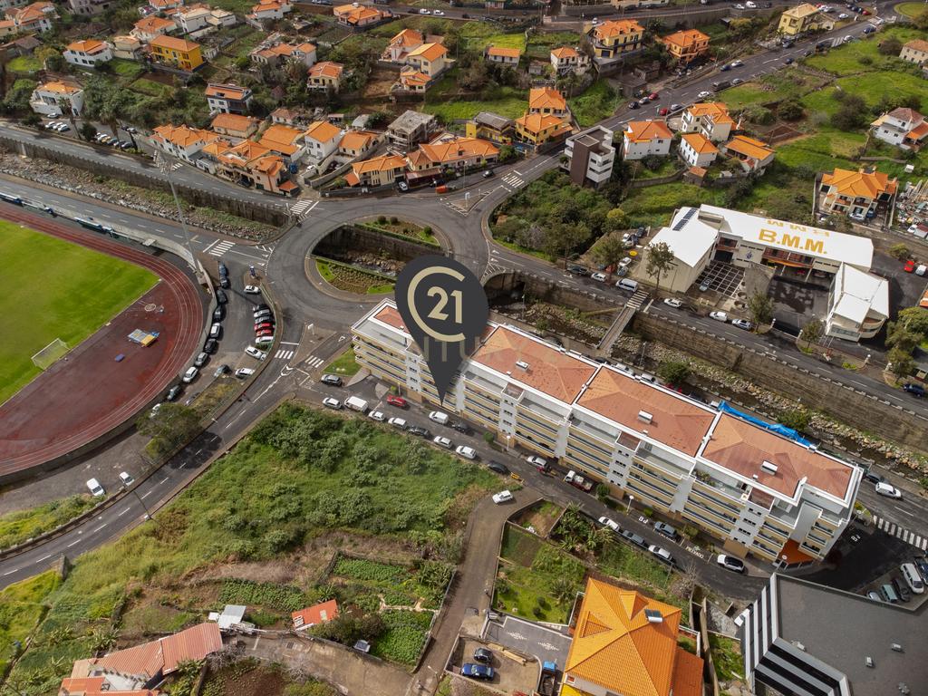 Apartamento T1+1 -Loja Renovada em Machico, Ilha da Madeira - 70m² por 180.000€ - Image 1
