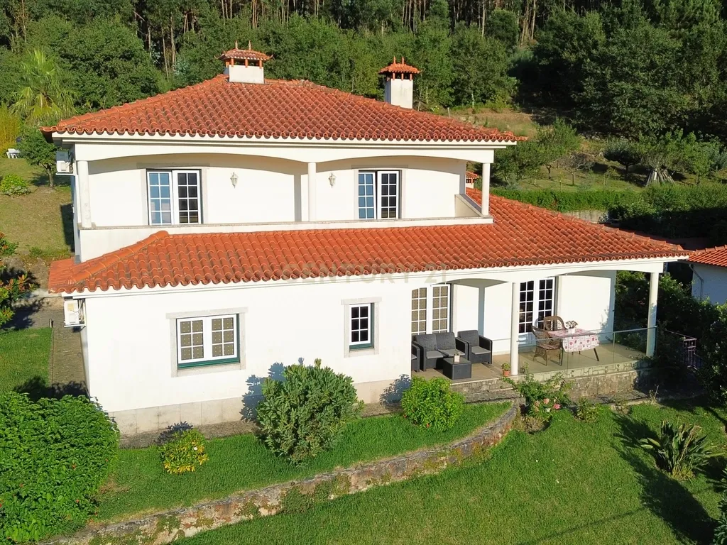 Propriedade com moradia T3 e piscina, Macieira de Cambra - Image 3