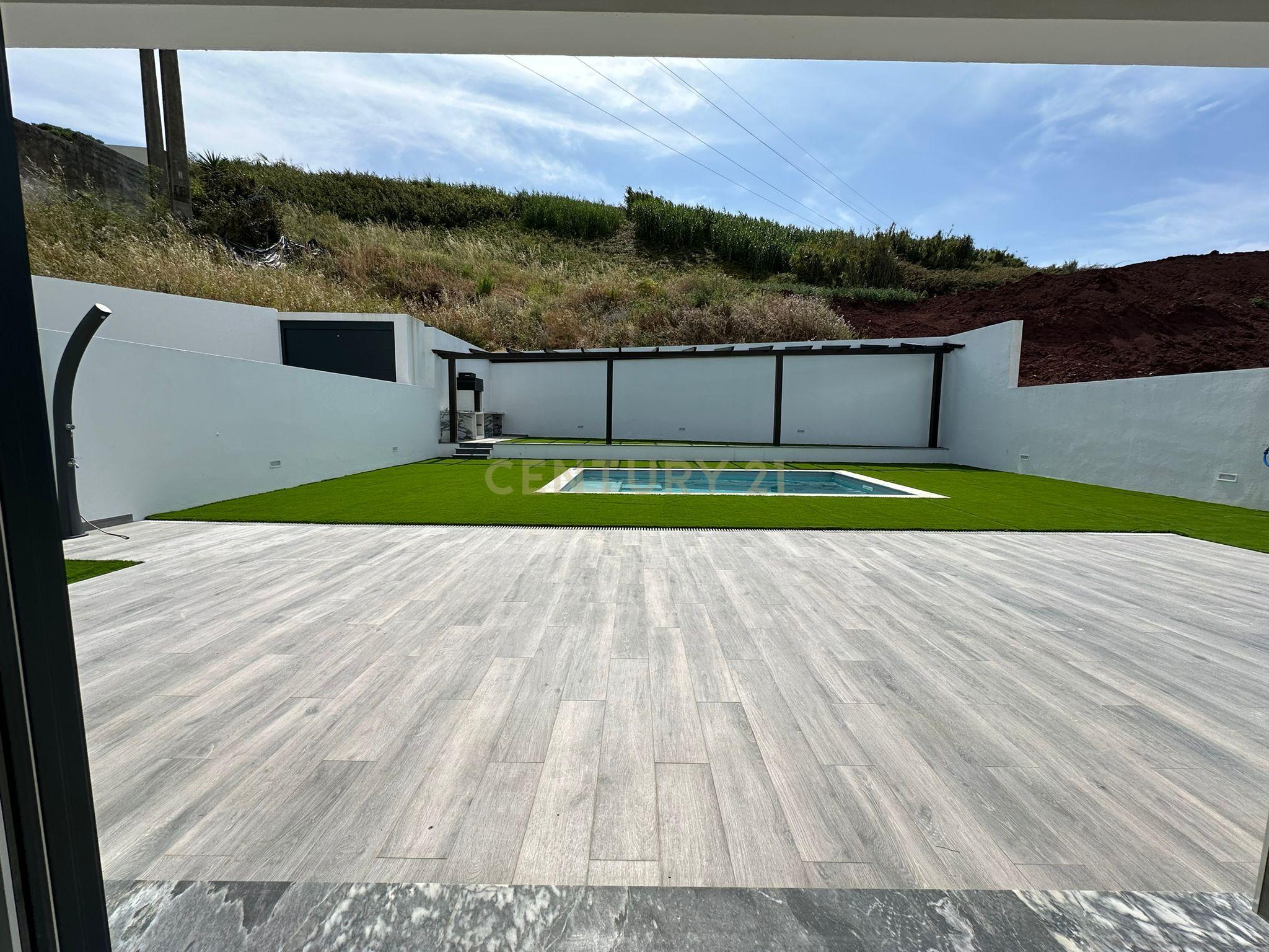 Moradia T5 de luxo com Piscina em Famões - Odivelas - Image 18