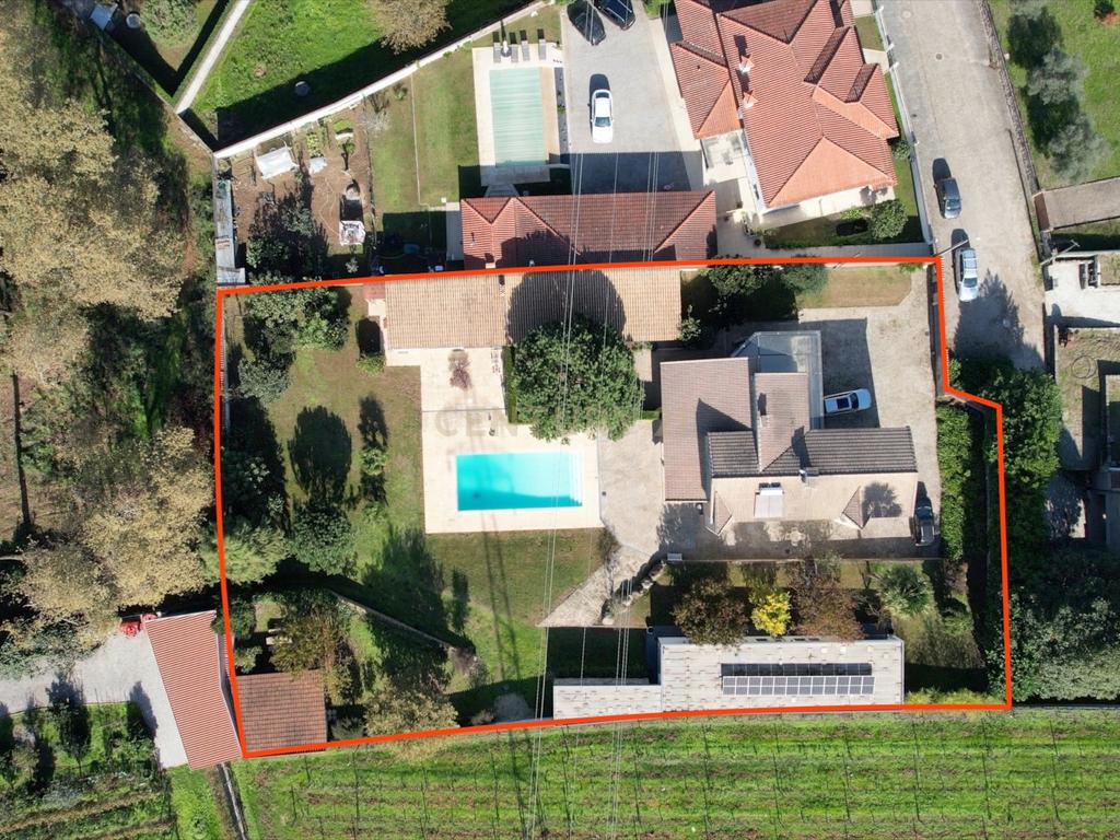 Moradia com Piscina e Jardim - Felgueiras - Image 52