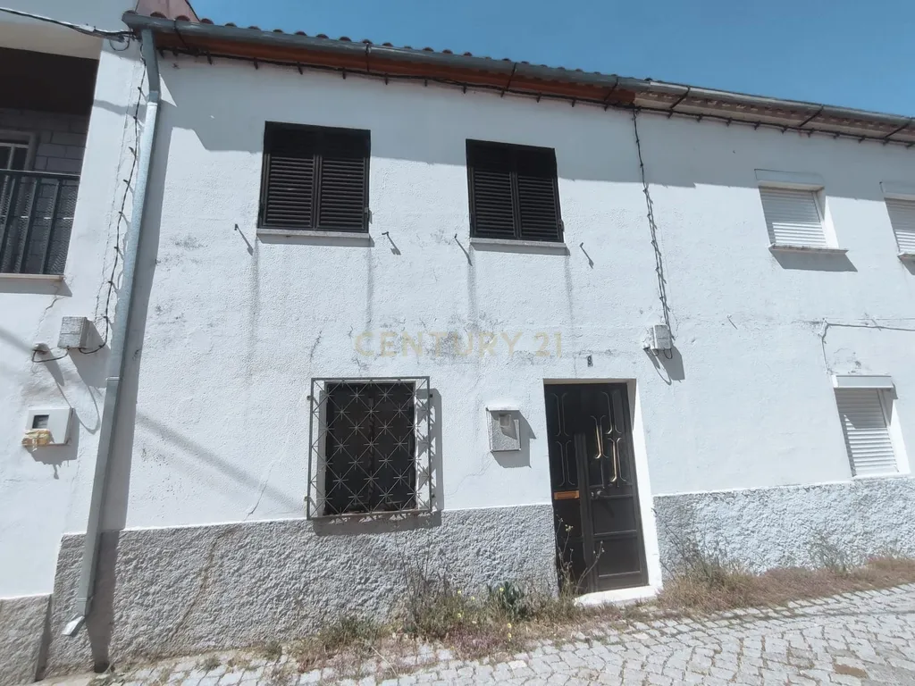 Moradia T3, com anexo, Sobral do Campo, Castelo Branco - Image 1