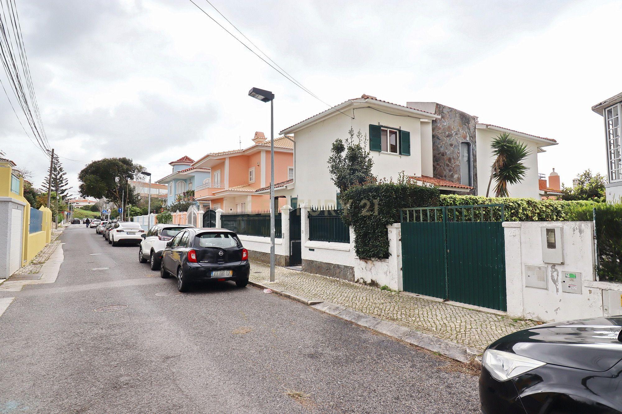 Moradia de Charme em zona residencial Prime, em Santo Amaro de Oeiras - Image 2