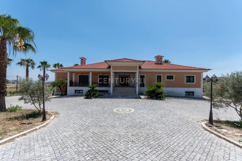 Moradia T8 de grande dimensão em S. João dos Montes, Vila Franca de Xira - Image 4