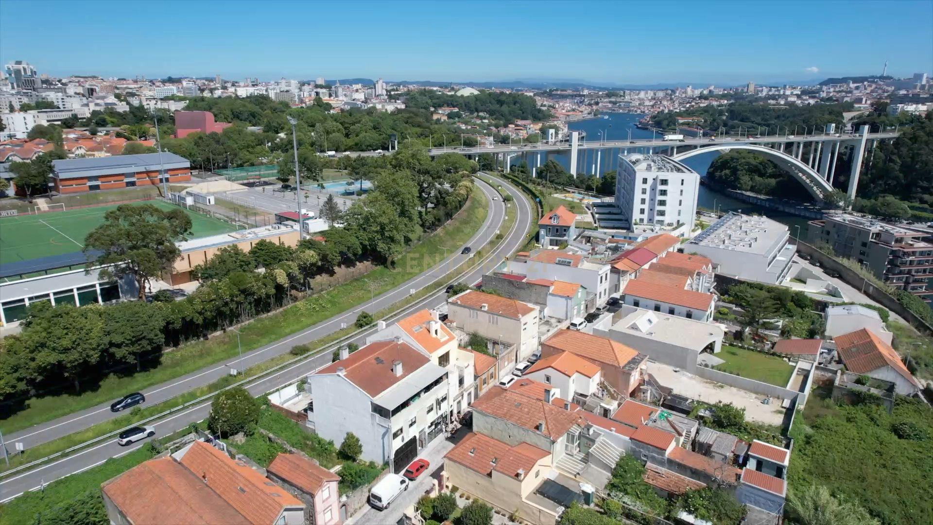 Moradia em ruína | Campo Alegre, Porto | Projeto aprovado - Image 24