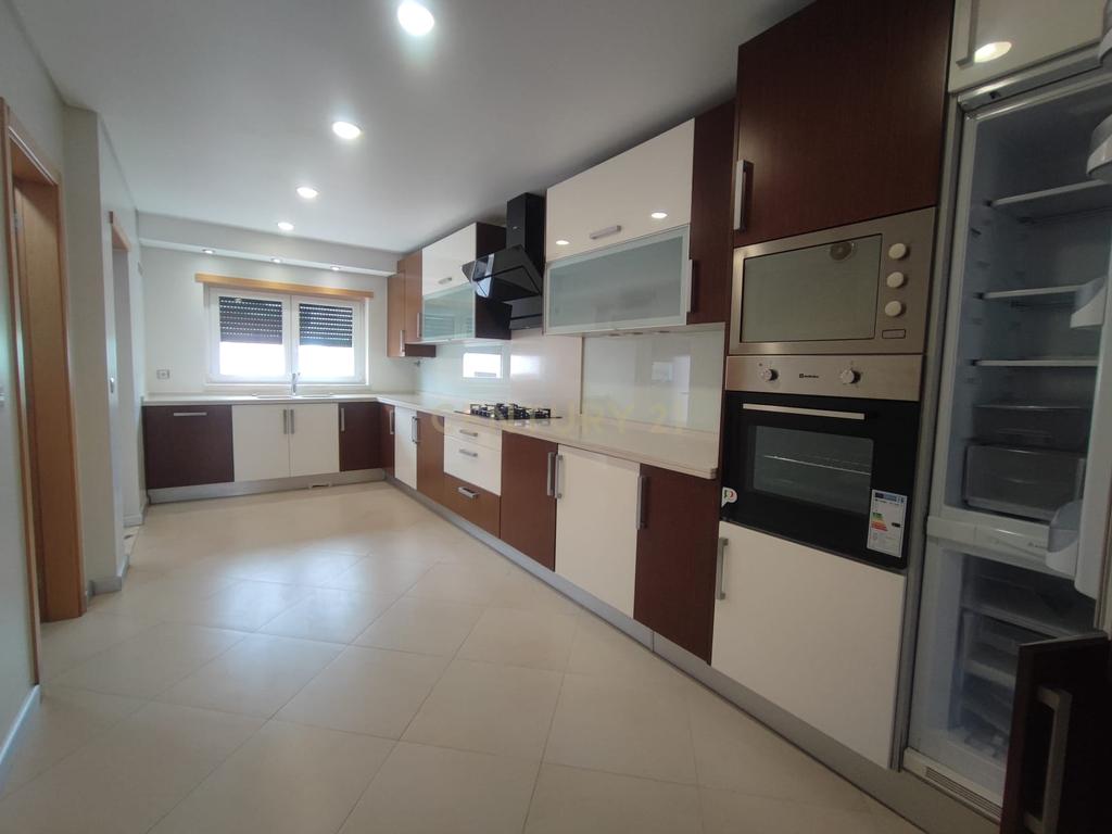 Apartamento T3 - Pinhal de Frades - Image 1