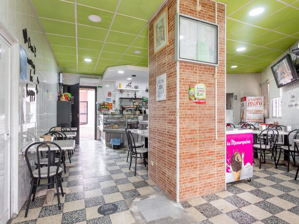 Loja/Café totalmente equipado em Marvila-Bairro dos Lóios - Image 1