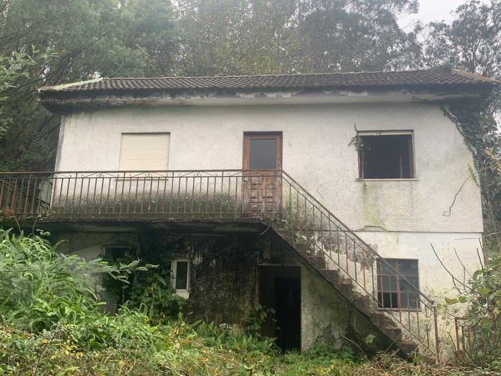Moradia para Restauro em - Vila Nova de Famalicão com 2800m2 Tereno - Image 1