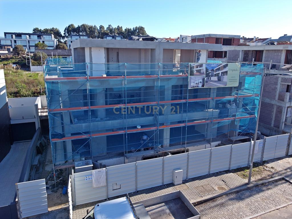 Moradia nova T4+1, de luxo, a escassos metros da Praia de Canidelo - Image 2