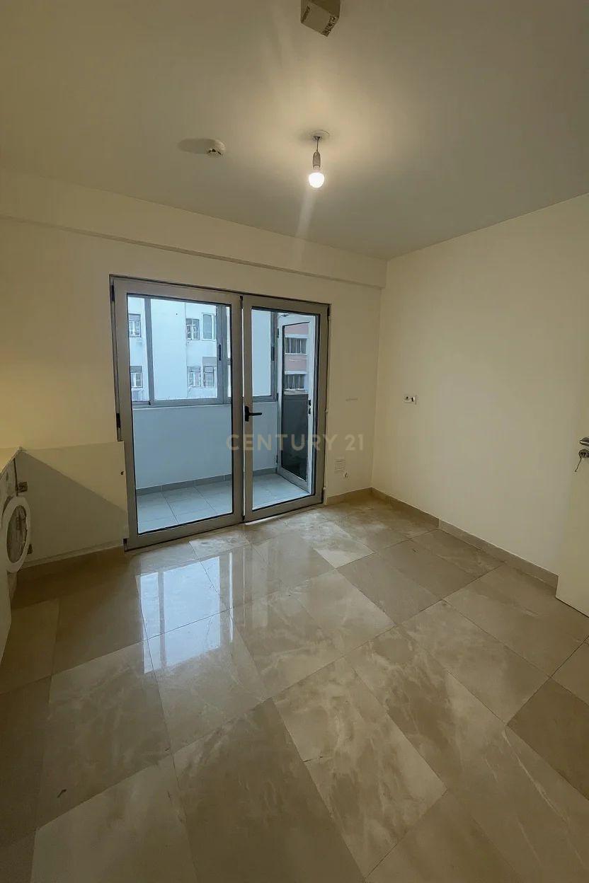Fotografia 8 de Apartamento T1 Renovado para Arrendar na Estefânia, Lisboa