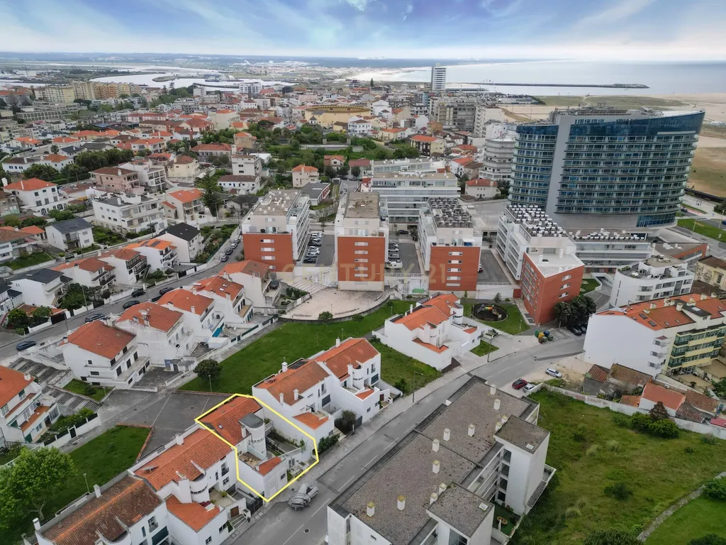 Moradia T4 a 200 m da Avenida do Brasil, Figueira da Foz, Portugal - Image 9