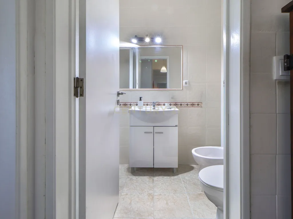 Apartamento T2 em zona central inserido em prédio com 2 elevadores | Praceta da Meia Laranja, Setúbal - Image 21