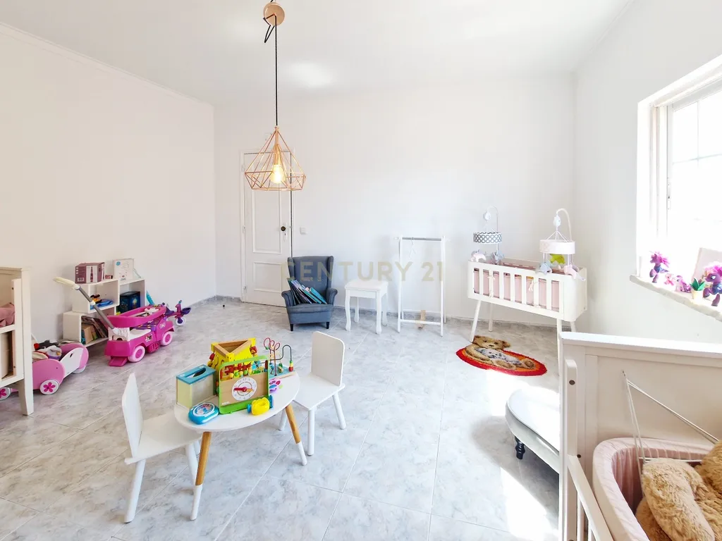 Moradia isolada de 6 assoalhadas com garagem - Zona tranquila - Image 22