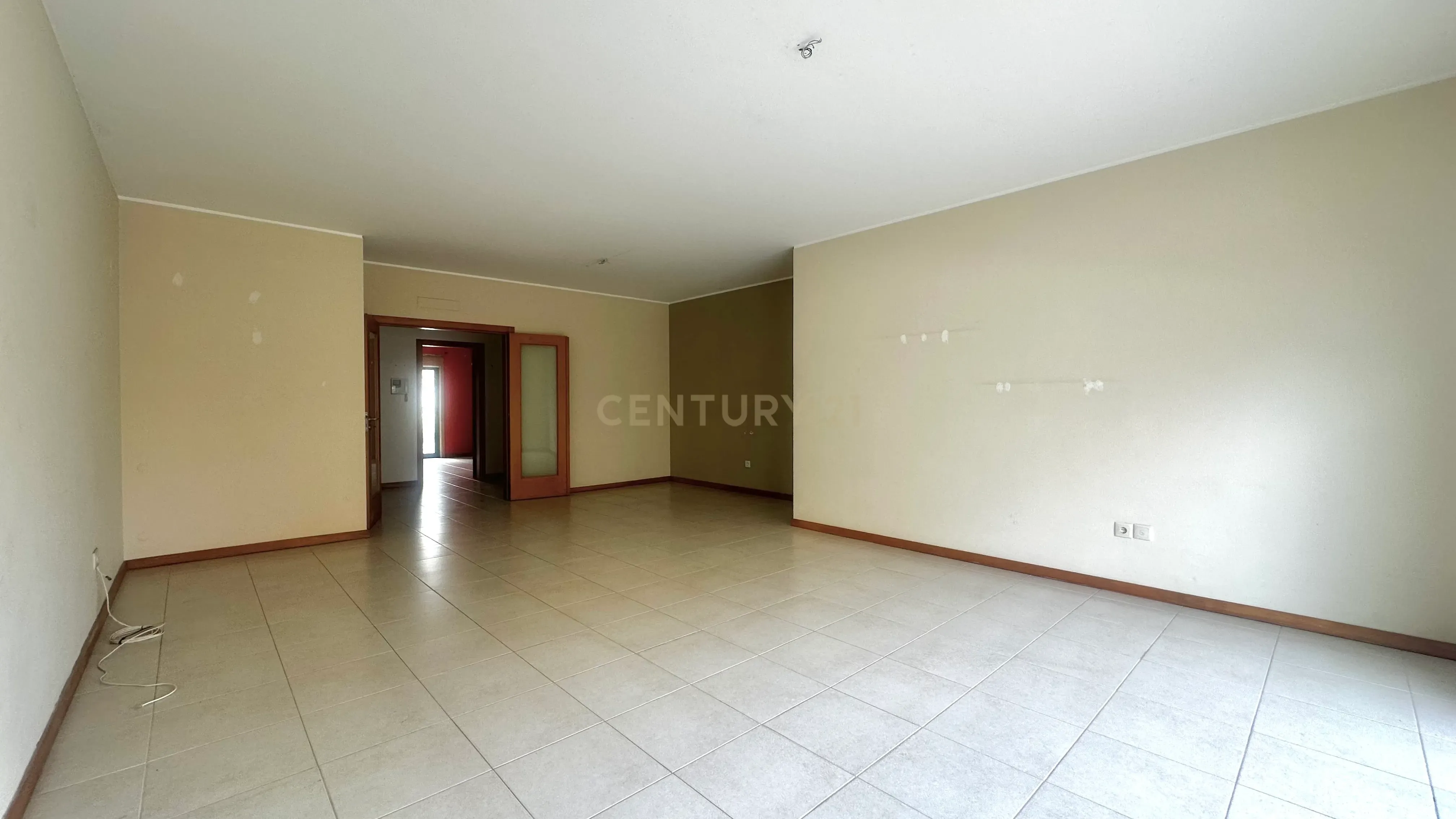 Fotografia 10 de Apartamento T3 com Varandas, Garagem e Parqueamento, na Vila Serena, Pinhal Novo