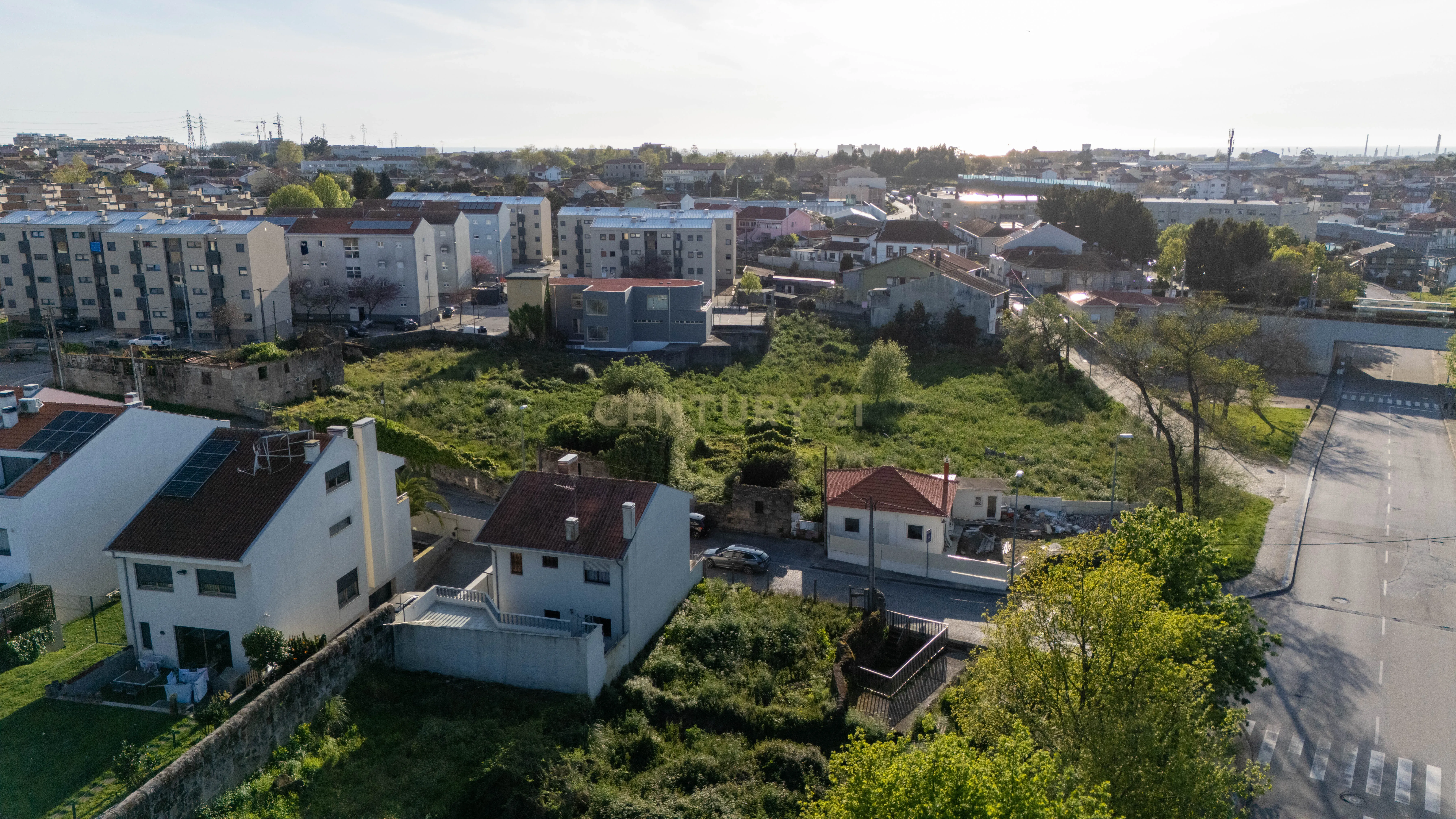 Terreno com Projeto de Loteamento Aprovado para Construção de Moradia - Image 13