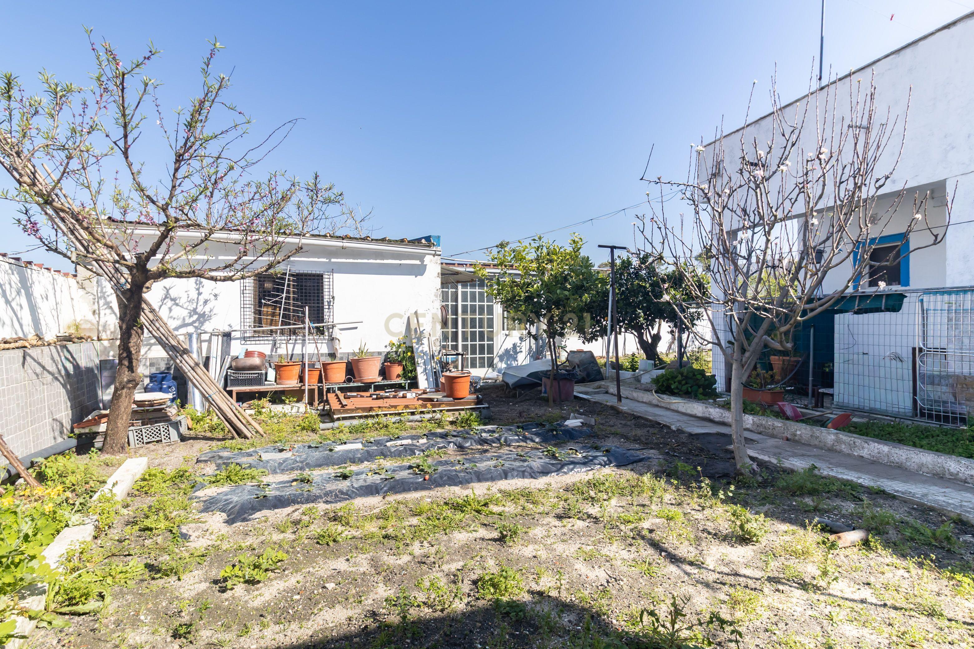 Fotografia 9 de Moradia T3+2 em Santo Ovídio -  T2 Autónomo com Terraço