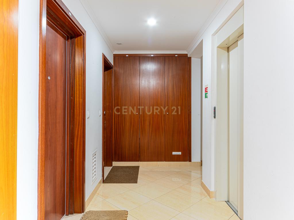 Apartamento T3 Remodelado na Horta dos Vimes - Viva com Conforto e Qualidade em Alenquer. - Image 6