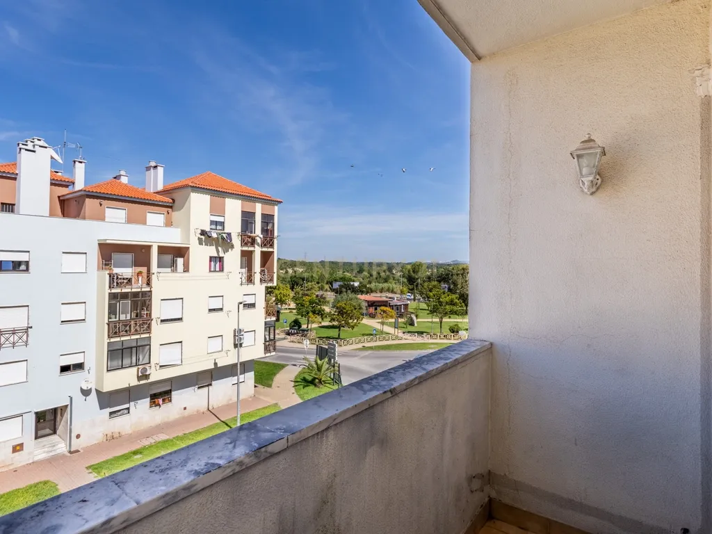 T3 Espaçoso em Excelente Localização- Quinta do Conde - Image 29
