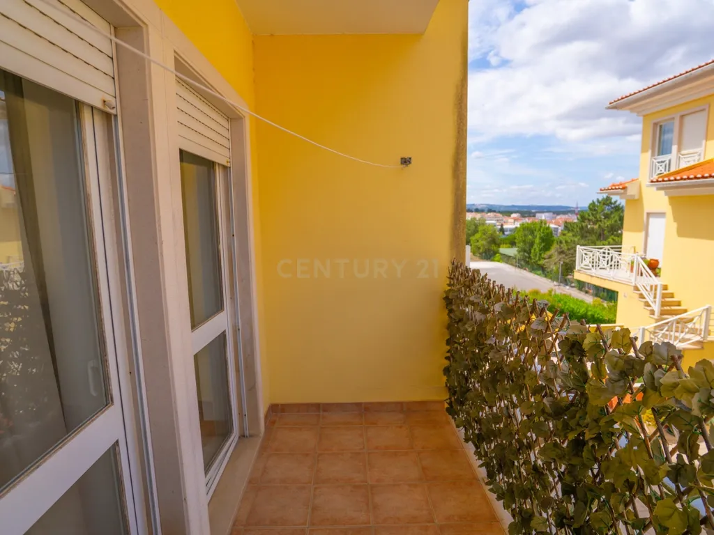 Apartamento T3+1 Duplex| 2 minutos do Centro de Caldas da Rainha - Image 32