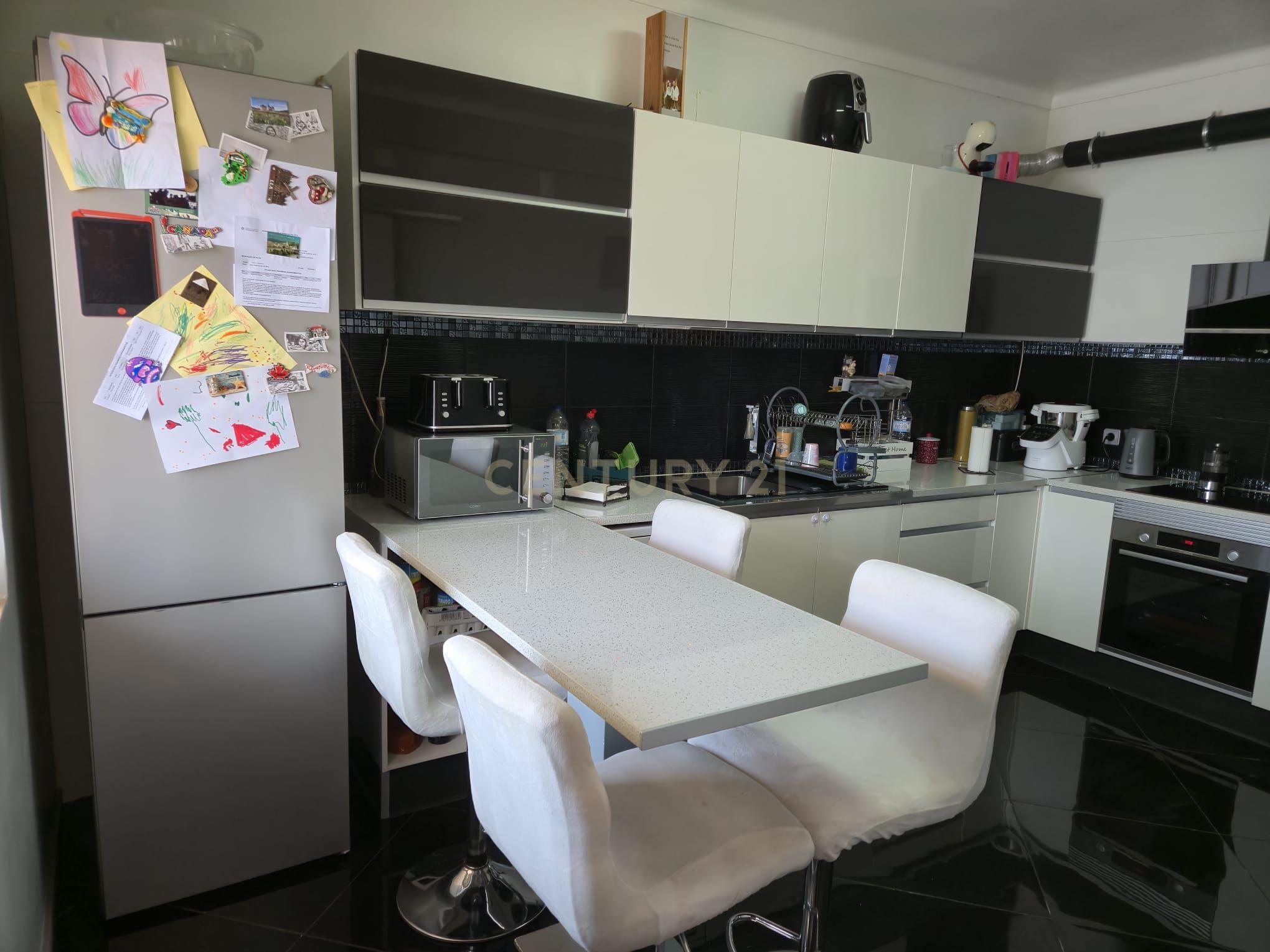 Apartamento T2 Centro de Samora Correia - Image 2