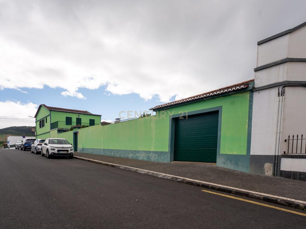 🏡 T3 com garagem na Ribeirinha – Ribeira Grande - Image 24