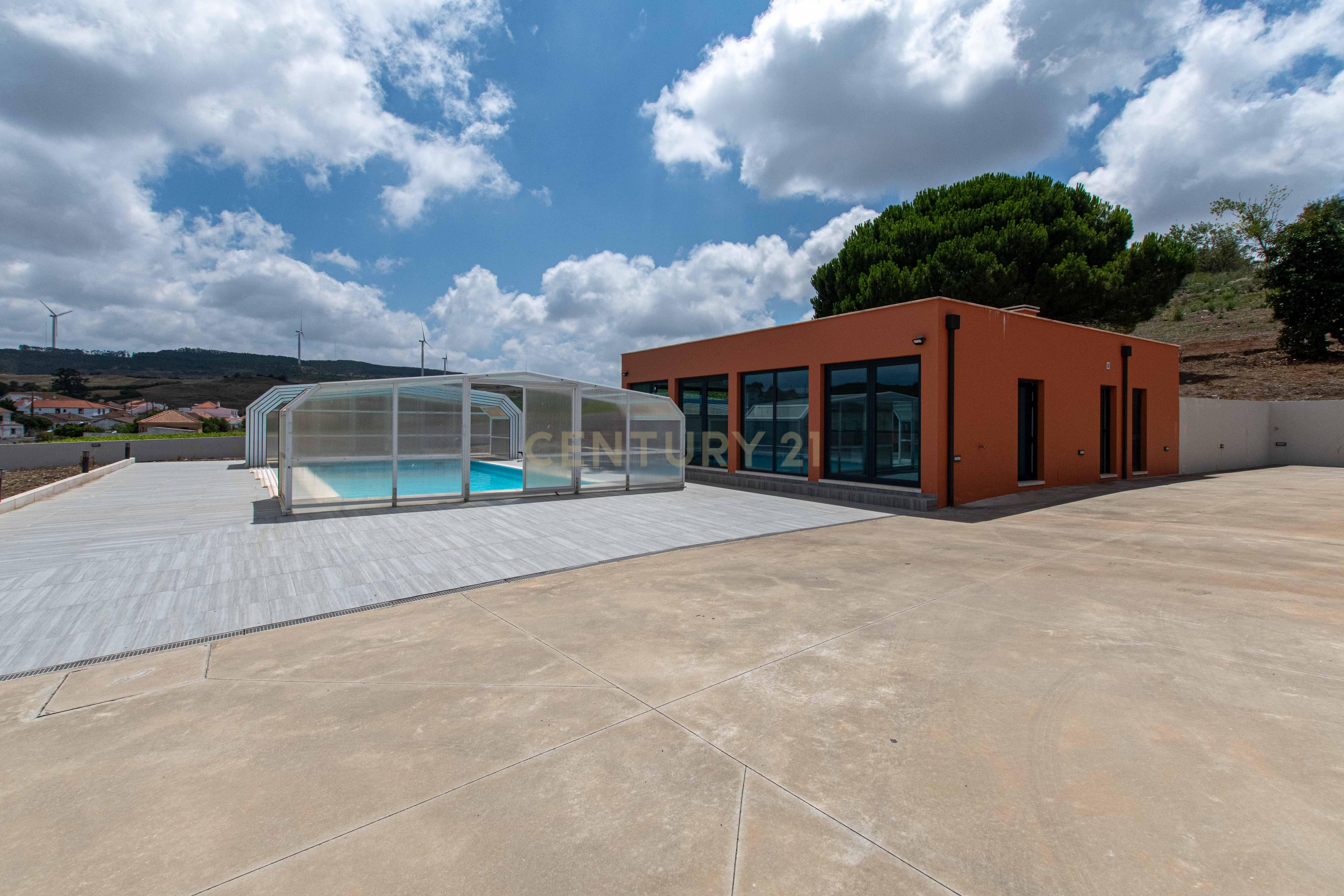 Fotografia 3 de Quinta Contemporânea T5 | Piscina Coberta | 8.280 m² de Terreno | Sobral de Monte Agraço