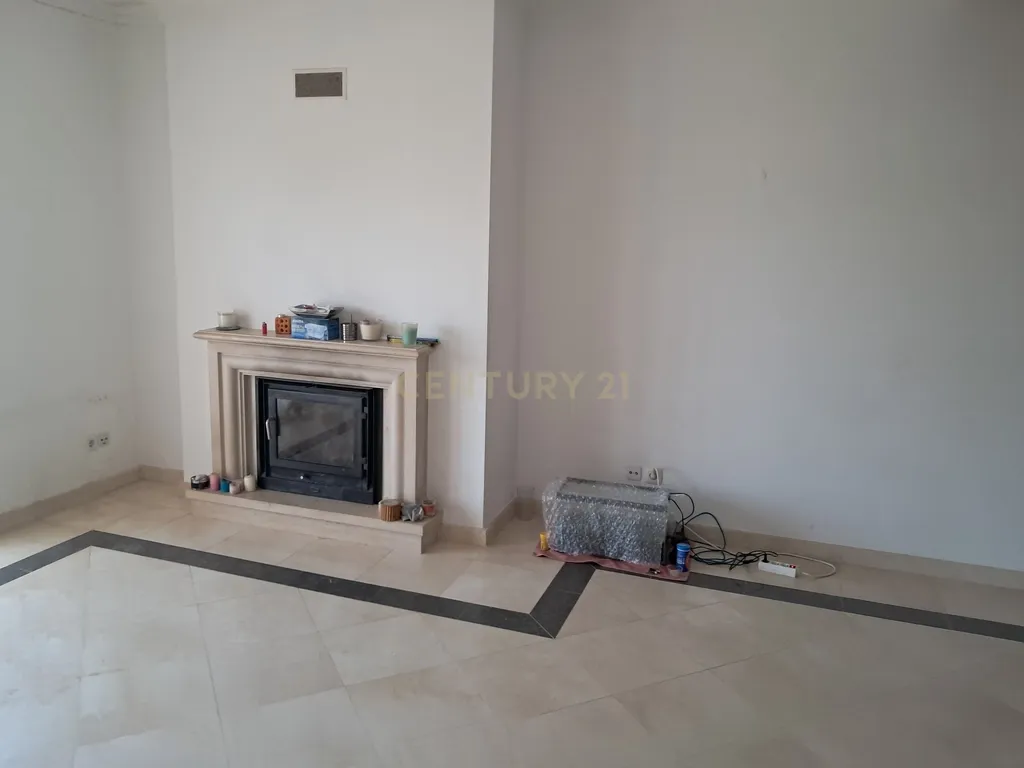 Apartamento espaçoso T3+2 em Carcavelos - Quinta de São Gonçalo com Vista Mar - Image 4