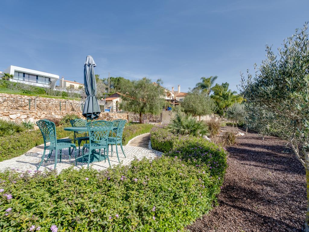 ESPETACULAR MORADIA COM PISCINA, GARAGEM, JARDIM E TERRENO - Image 49