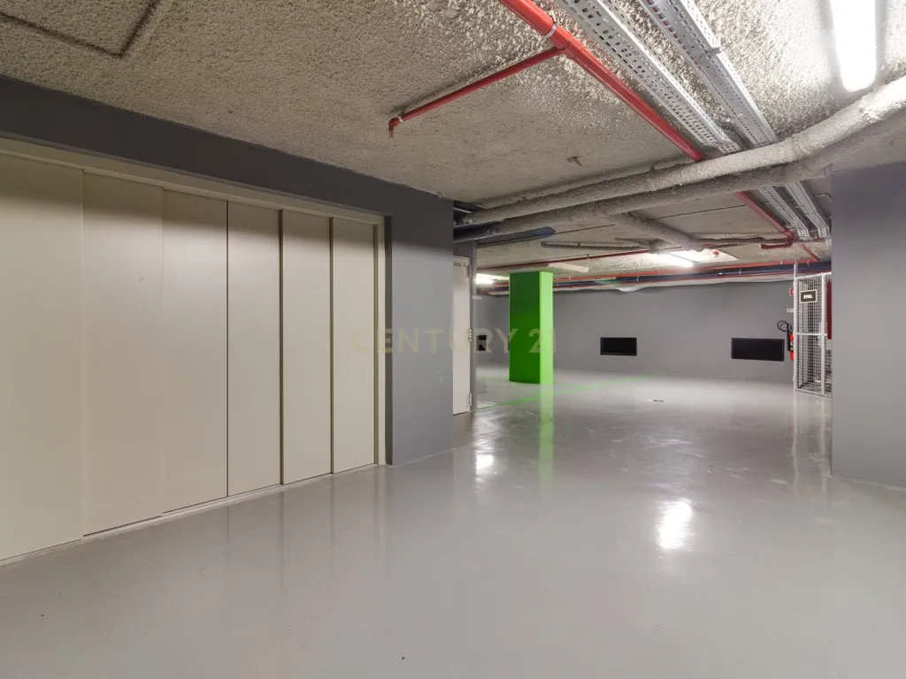 T2 de Luxo junto ao Campo Pequeno | Novo, Mobilado, Varandas e Garagem - Image 22
