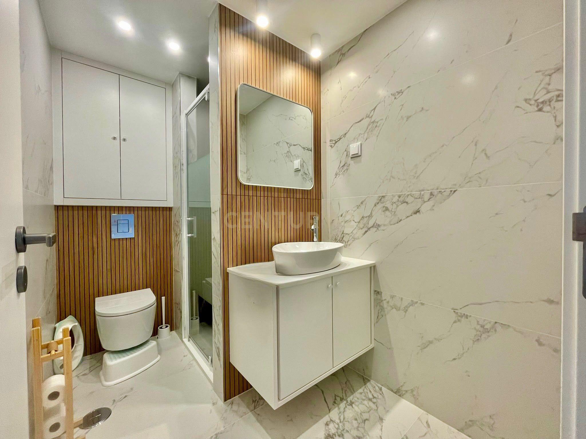 Fotografia 11 de Apartamento T2 com Varanda em Localização Privilegiada