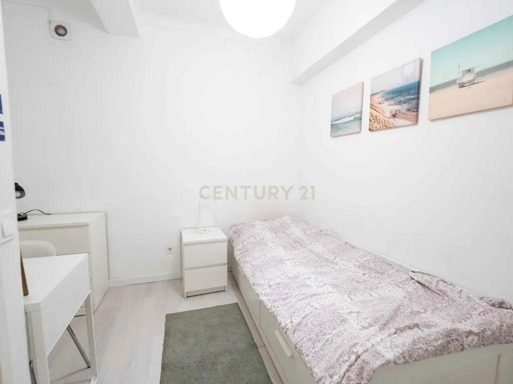 Venda | Apartamento T2 + Sala convertida em dois quartos | Mobilado e equipado na Rua Padre António Vieira em Coimbra - Image 11