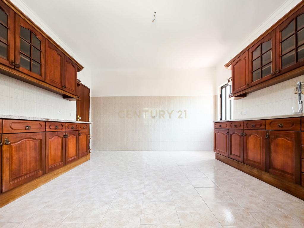 Moradia T3 + Loja em Fernão Ferro, Seixal - Oportunidade Única! - Image 26