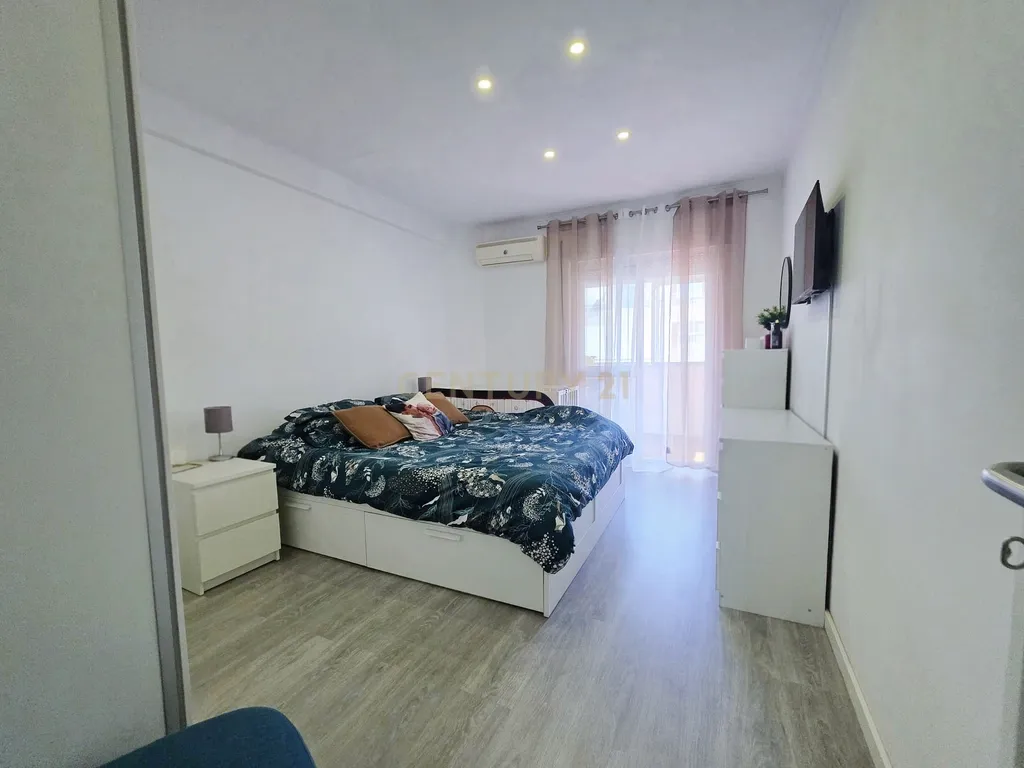 T2 - Santa Iria de Azóia, Loures - Image 3
