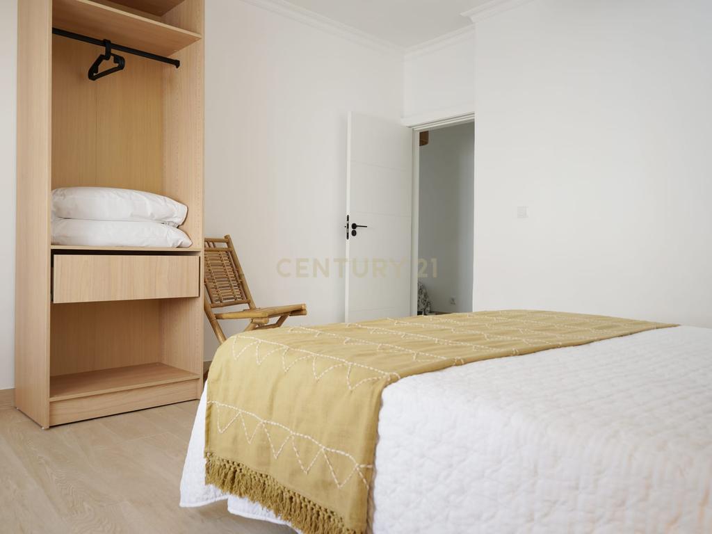 Apartamento T3 com espaço exterior em Mourão - Image 20