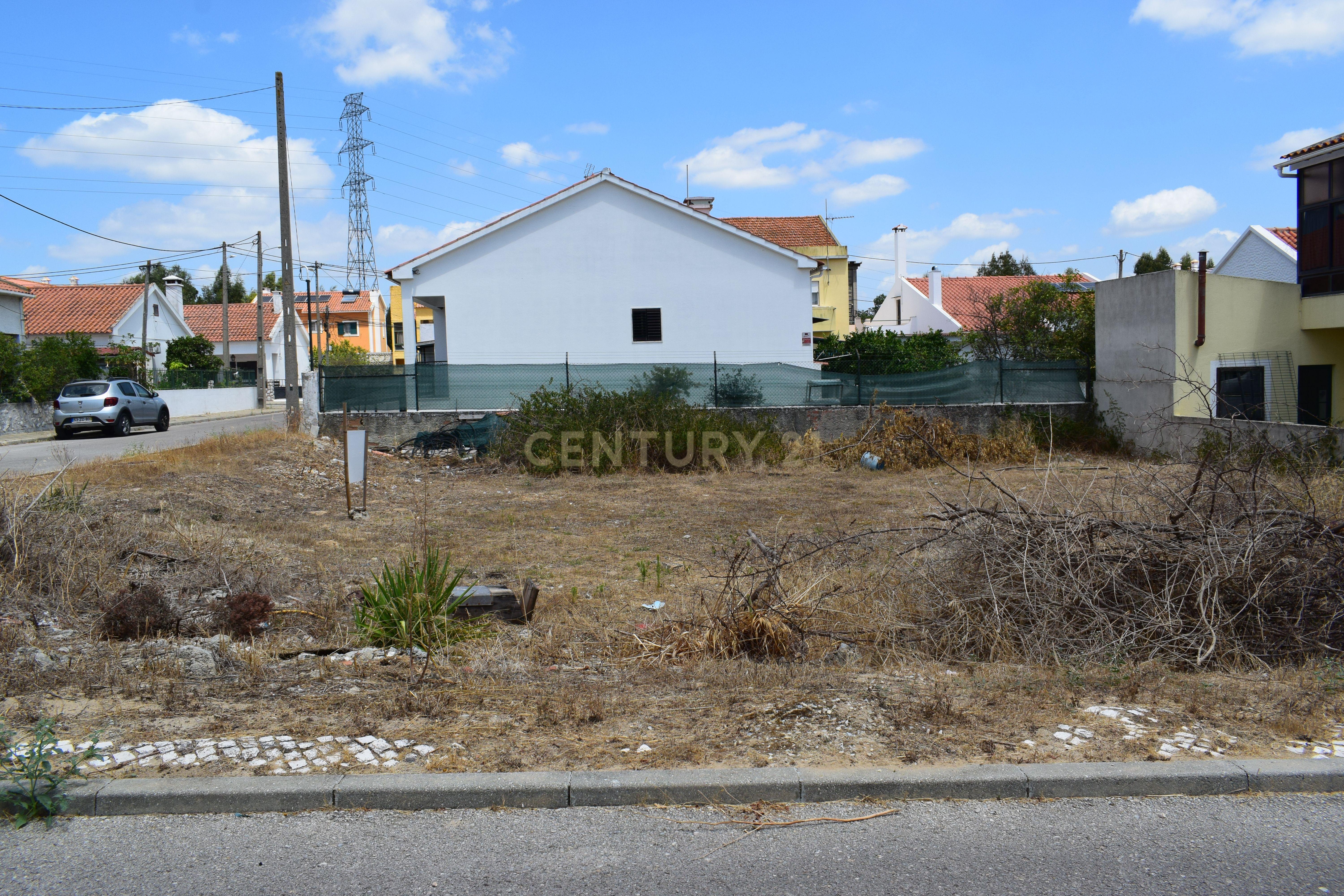 Fotografia 3 de Terreno Urbano de 318 m² em Palmela: Viabilidade para Moradia de 210 m² + Garagem