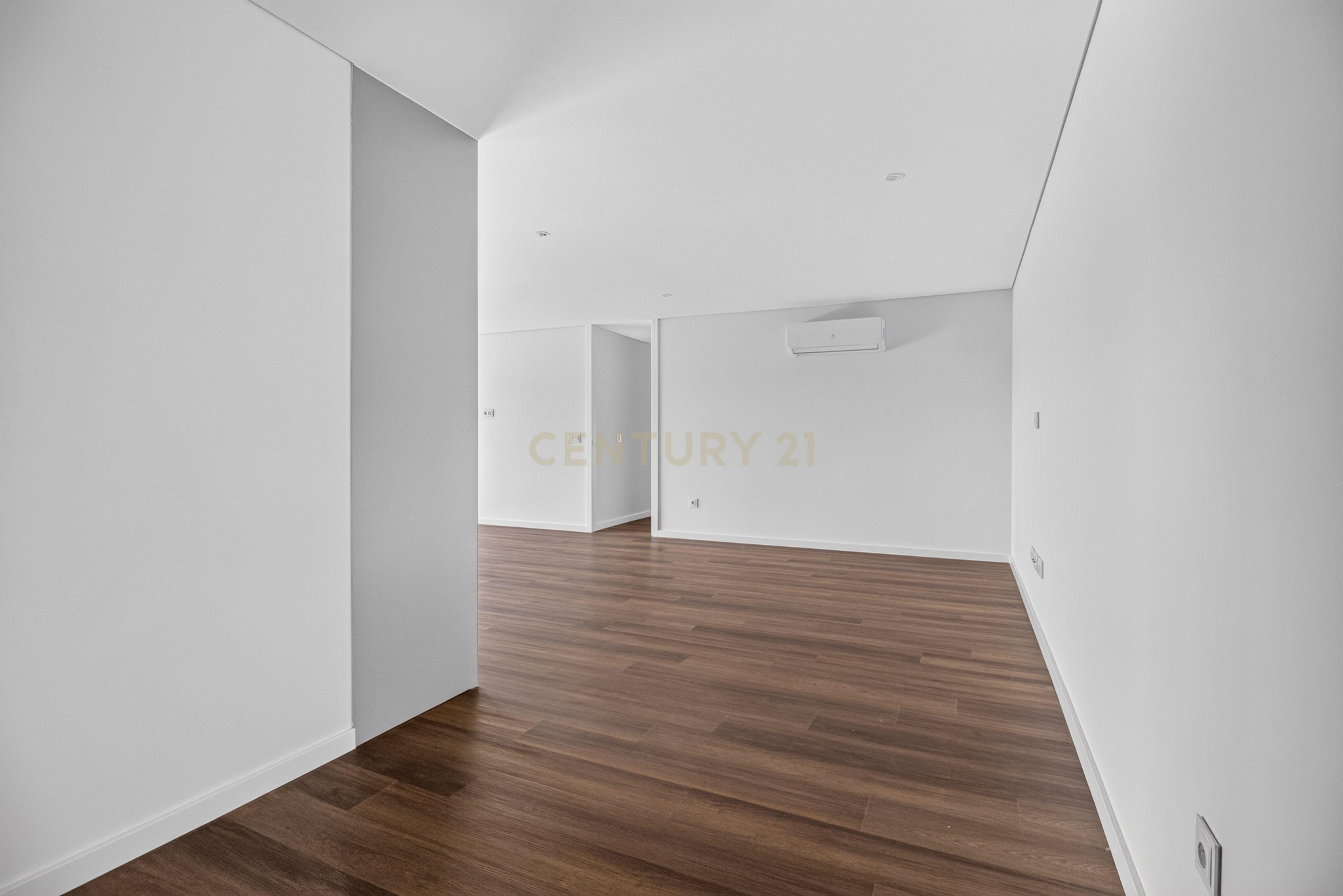 Fotografia 6 de T3 Novo em Ferreiros, Braga | Suíte e 2 Quartos com Closet e Varanda Panorâmica