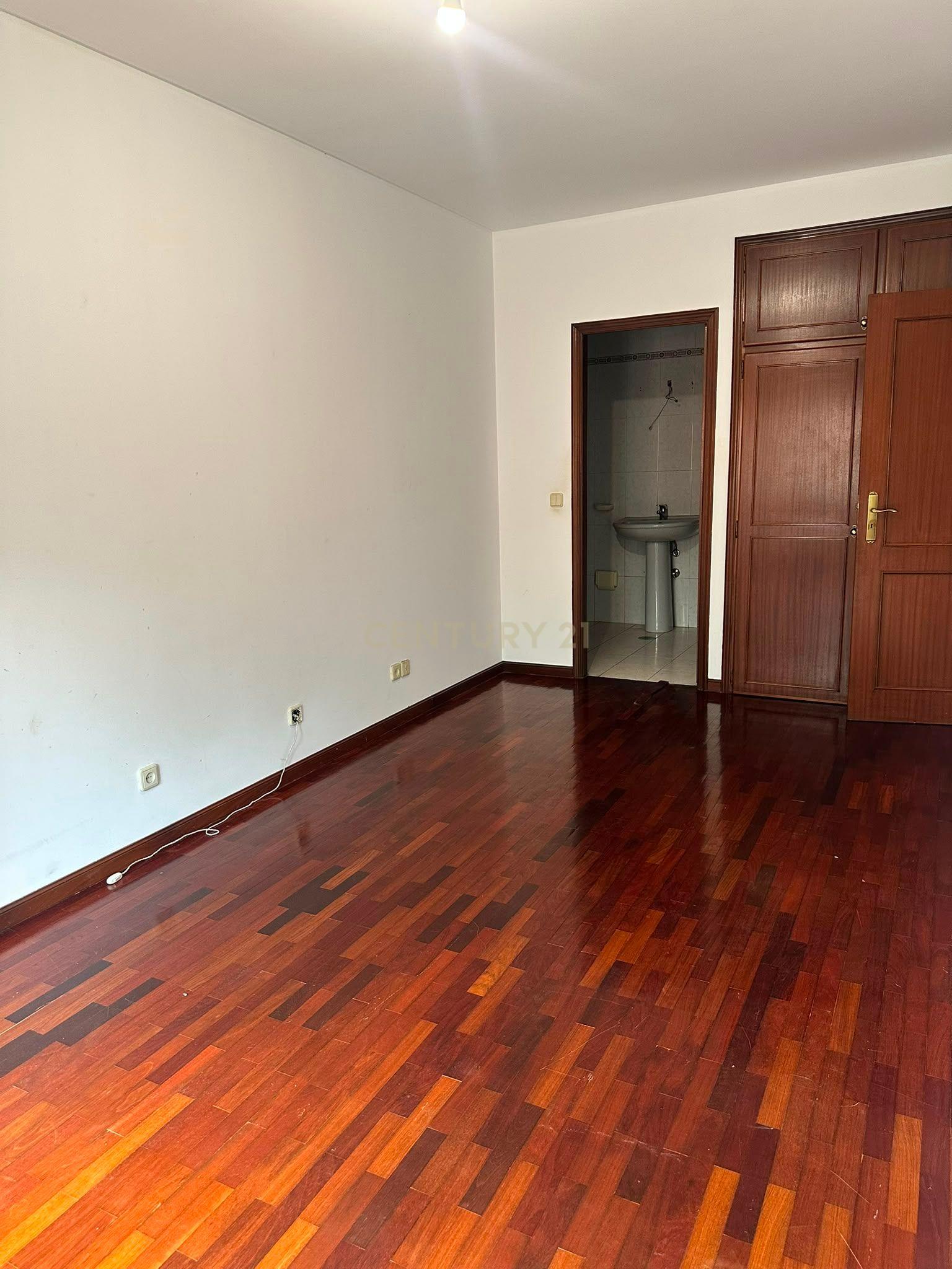 Fotografia 6 de Apartamento T3 com garagem e elevador | Braga