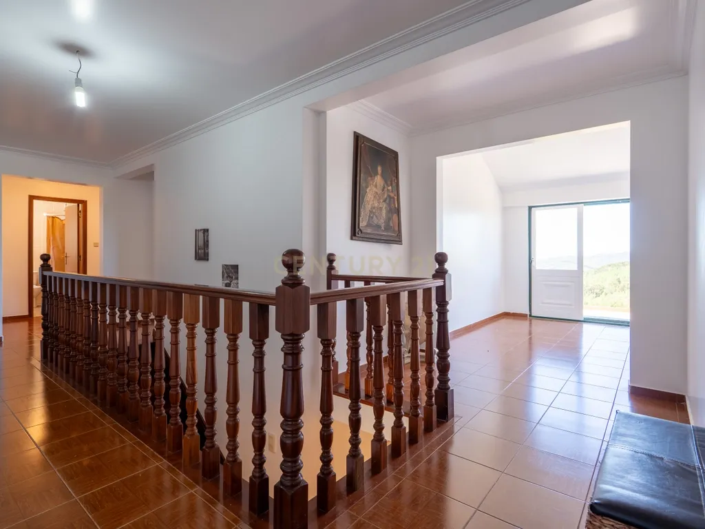 Espaço, Natureza e Tranquilidade: Moradia T6 em Cabril - Image 35